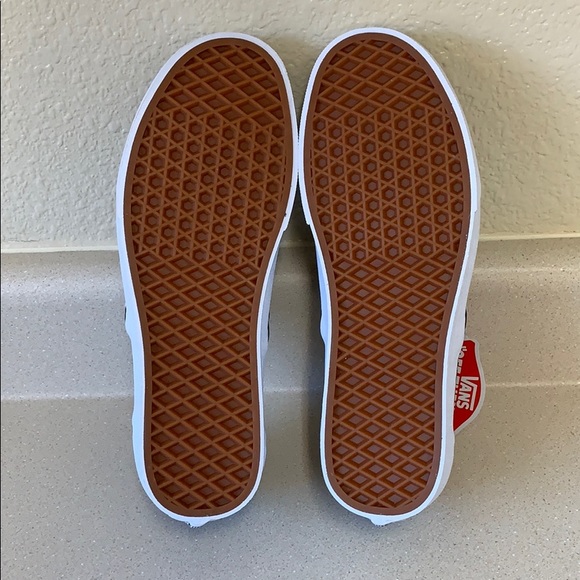 New Vans Slip on Suiting Black/White - Picture 7 of 9